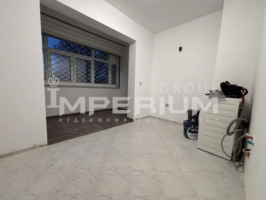 Продава ЕКСКЛУЗИВНО: Двустаен, среден апартамент * юг * след ремонт,