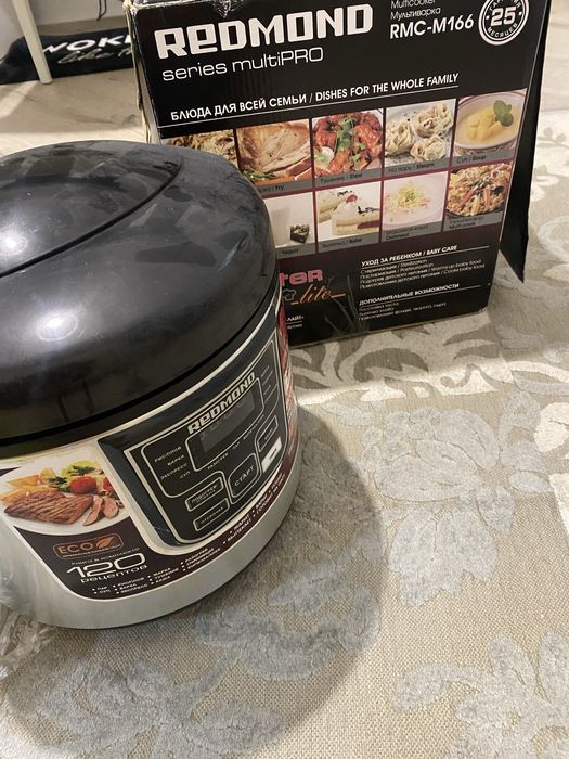 Мультиварка Redmond.