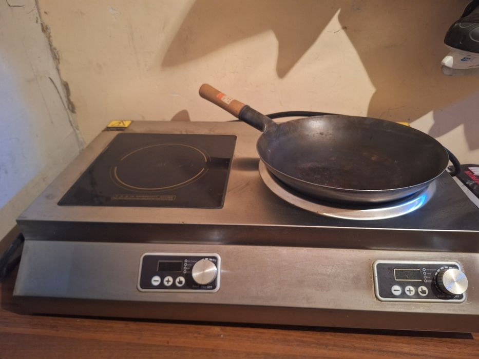 Индукционная  плита Продам срочно!