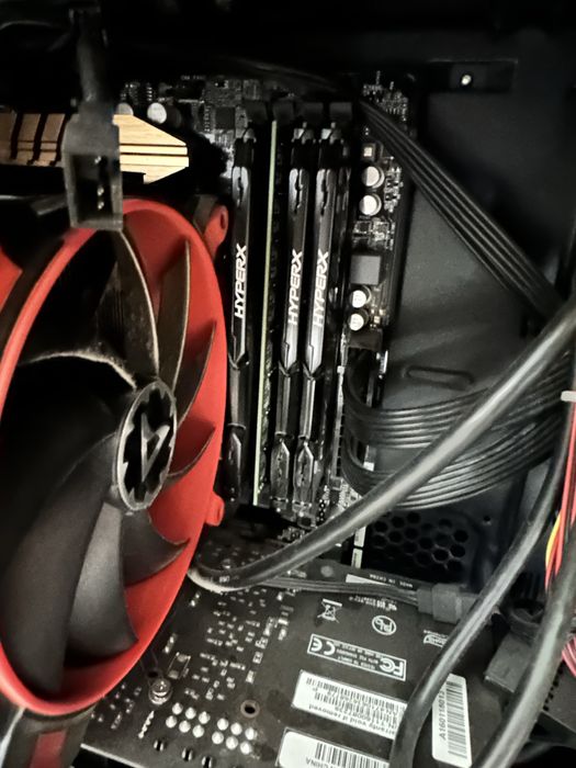 Настолен Компютър и монитор - i7 7700, 20Gb Ram , gtx970
