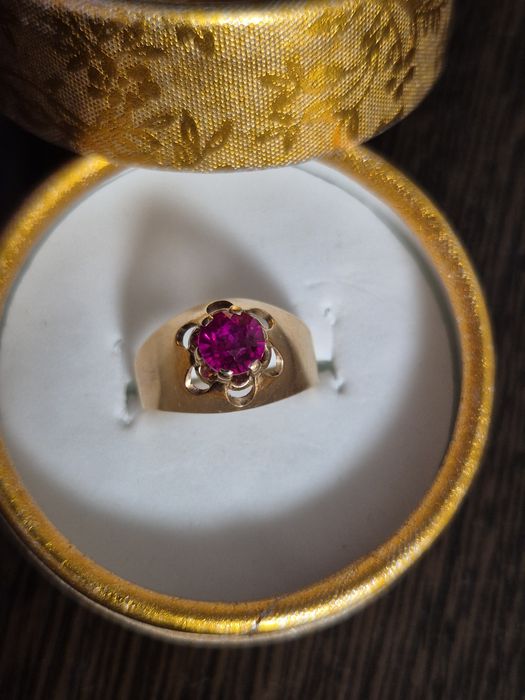 Золотое советское кольцо 583 пробы с рубином, размер 16,5