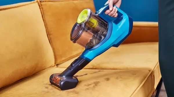 Вертикална прахосмукачка Philips SpeedPro Aqua 3in1