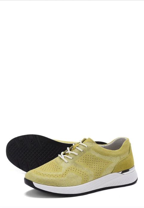 Стильные кроссовки. Натуральная замша.