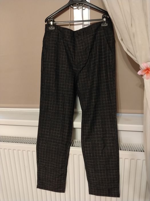 Pantaloni barbatesti