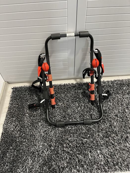 Продавам стойка за колела.