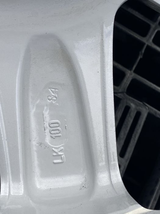 16 цола 4 х 100 мм Киа , Тойота , Сузики , Дайхатсу