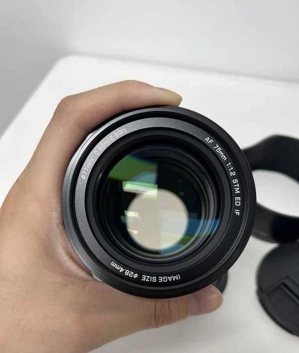 Объектив Viltrox AF 75mm f/1.2 Pro для Sony E-mount (APS-C)
