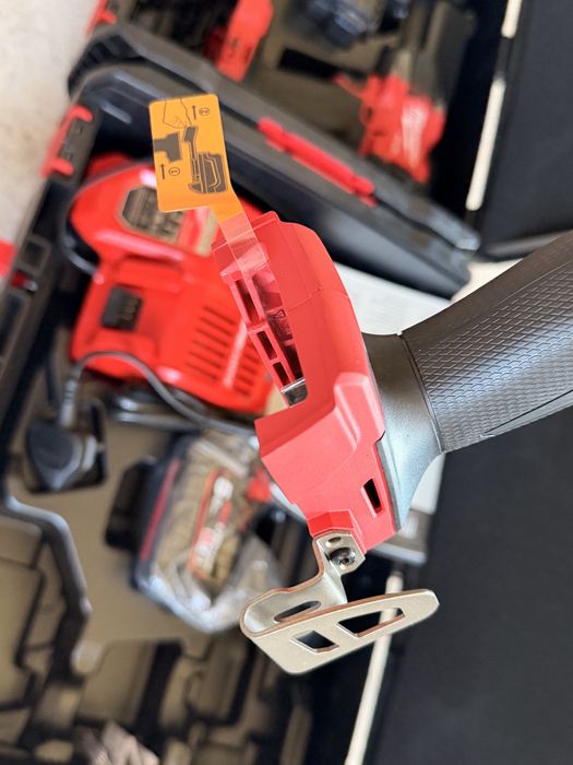 Гайковерт Milwaukee 745nM M18 FMTIW2F12 с батерия и зарядно