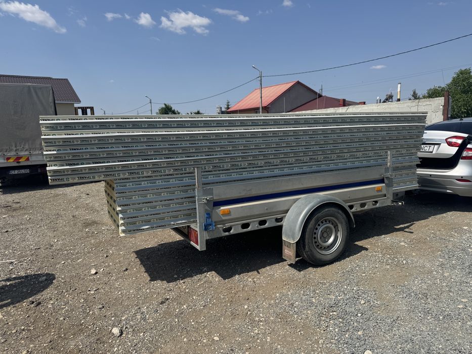 Panouri sandwich pentru constructii