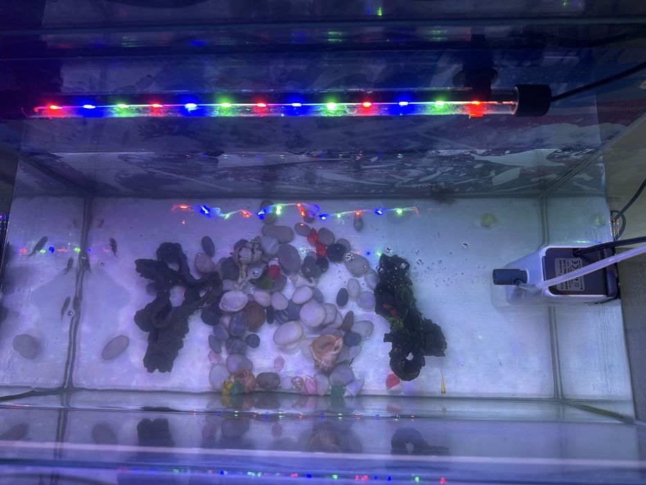 Продам аквариум на 70 литров