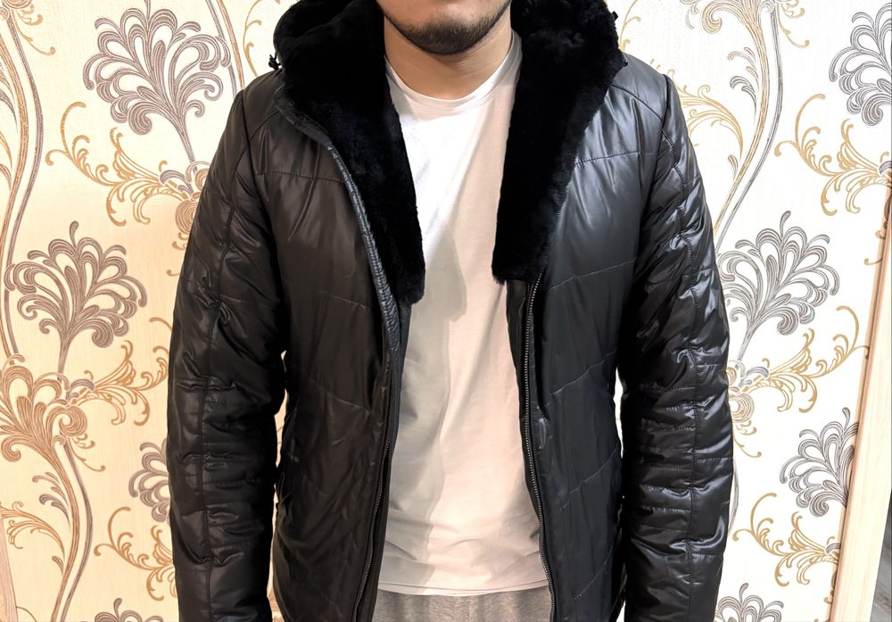 Продам куртку. Состояние хорошее.