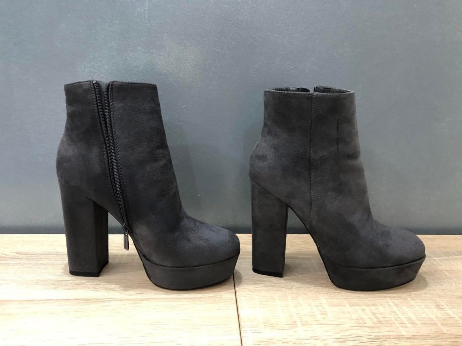 Боти на висок ток Deezee