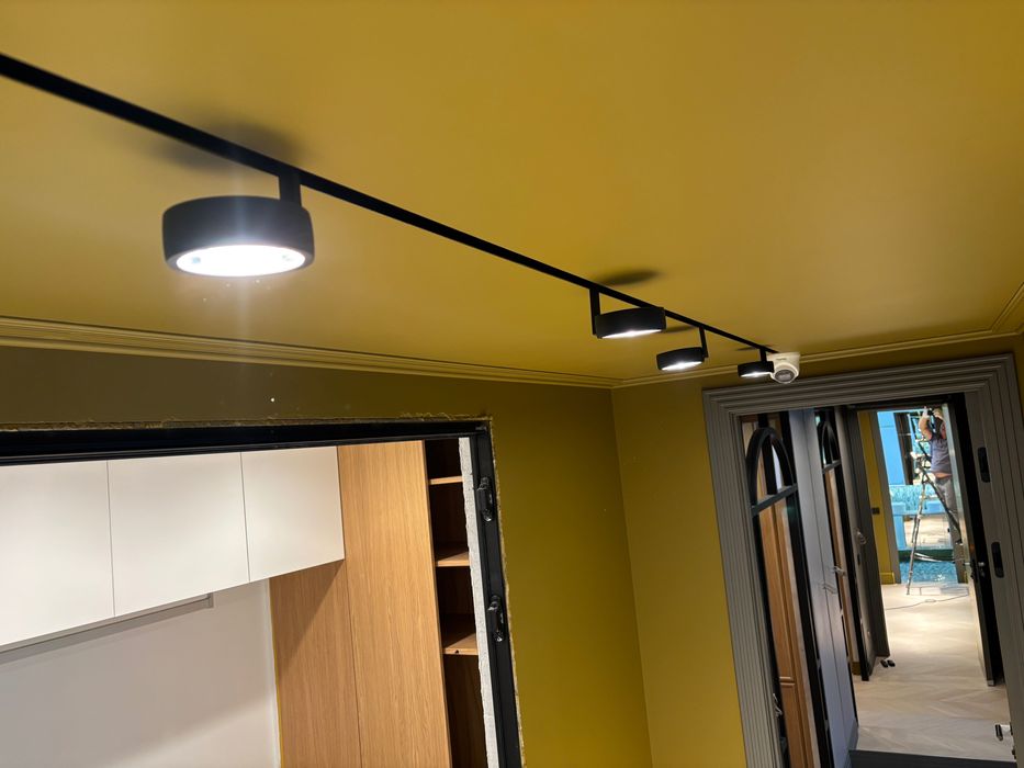 Электромонтажник