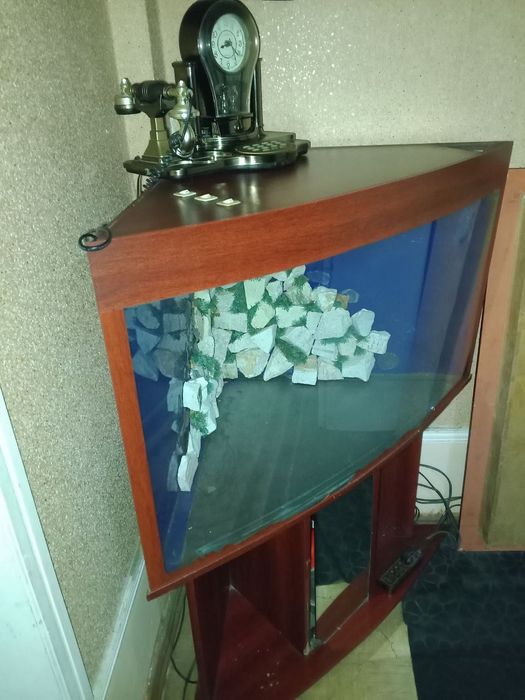 Аквариум сотилади