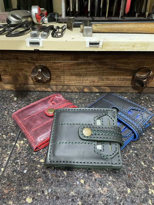 Кожанный бифолд, ручная работа.