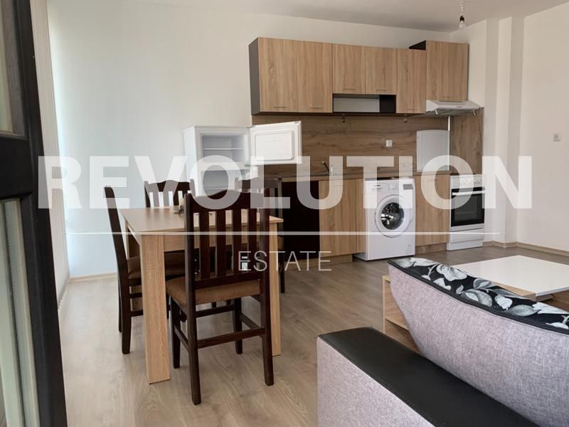 Тристаен апартамент в района на Победа!