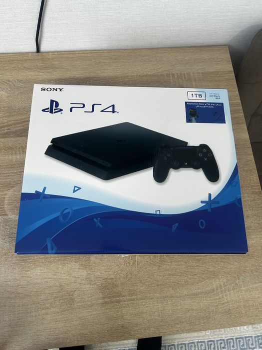 Продам PS4 slim 1 Tb