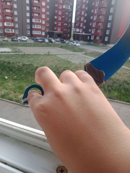 Керамбит из дерева окраска синия-чёрный