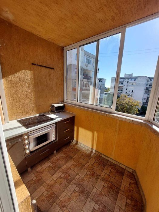 Продава се Тристаен апартамент в Варна, Център - 85 кв.м за 2106 €/кв.м - Снимка #2