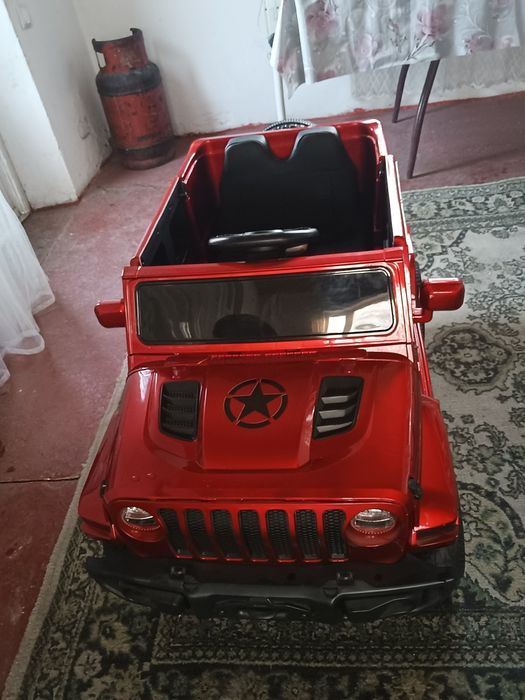 Электромобиль продаю