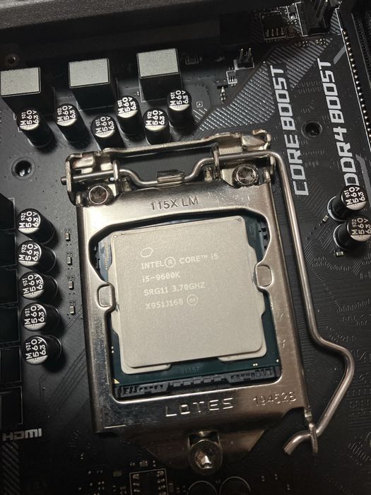 MSI Z390 Tomahawk + i5-9600K