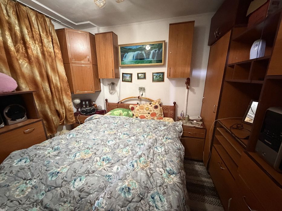 Vand apartament 3 camere