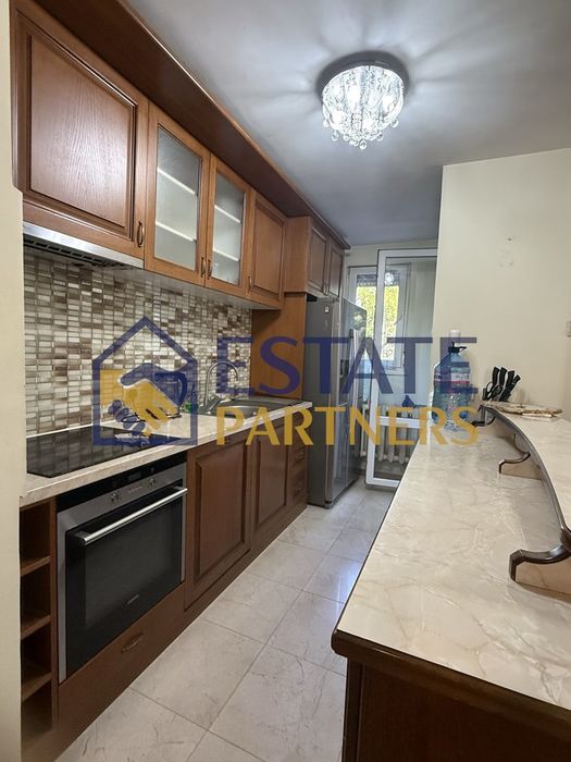 Дава се под наем Тристаен апартамент в Пловдив, Център - 125 кв.м за 1000 € - Снимка #1
