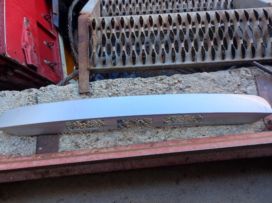 Лайсна заден капак за Пежо-5008