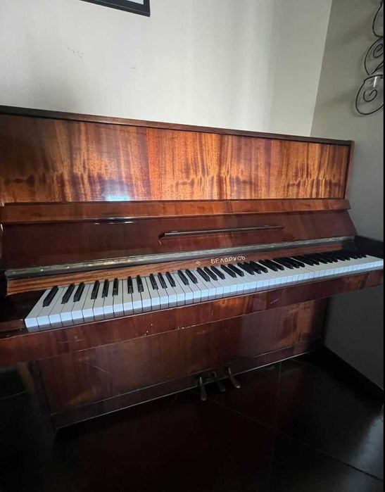Pianină clasică marca Belarus,