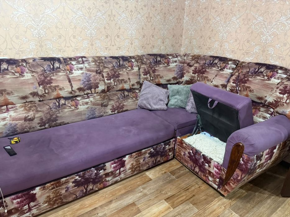 Продам диван угловой