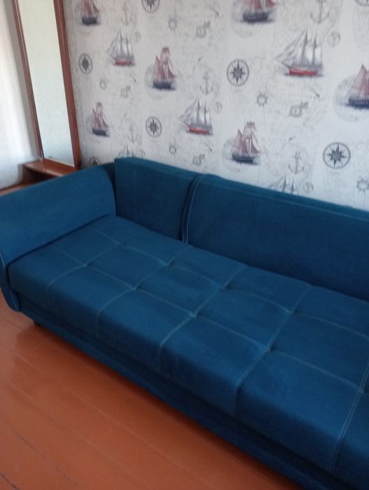Продам срочно диван!