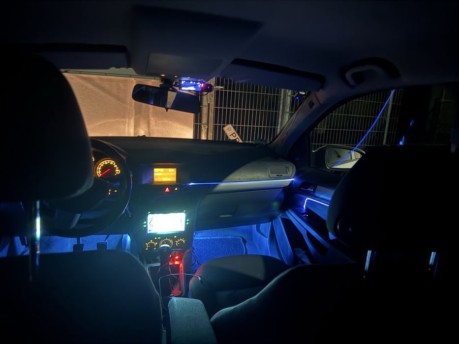 Opel Astra H 1.8, navi, camera lumini ambientale