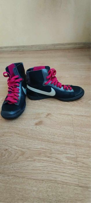 Дамски кецове Nike