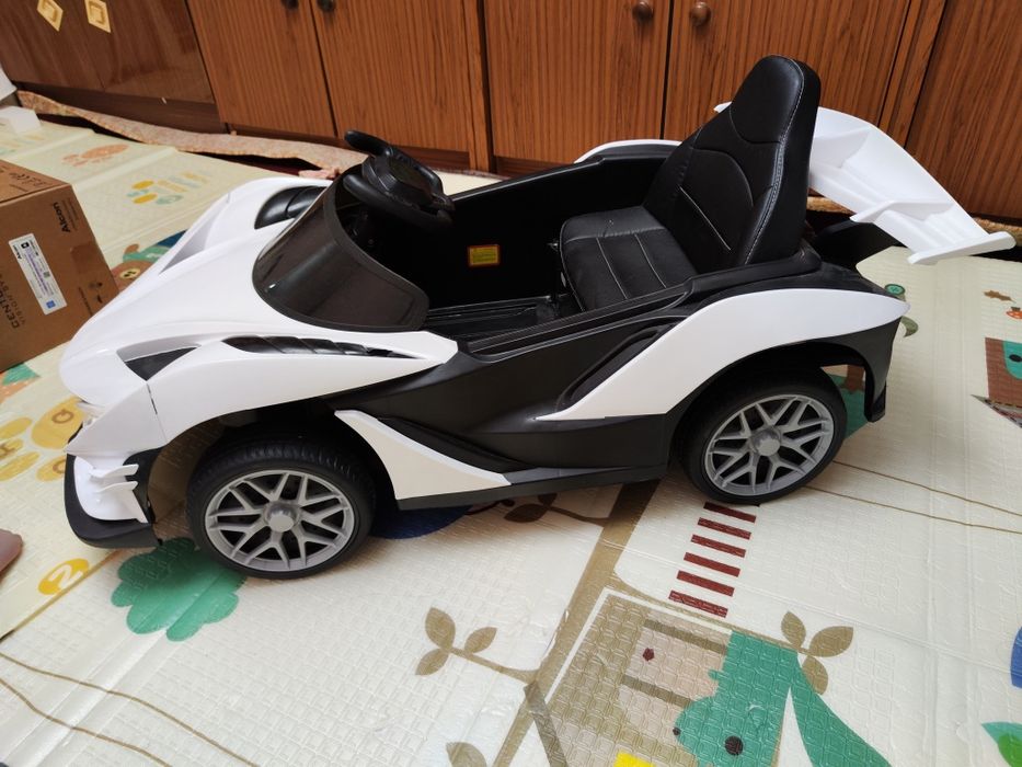 Детская элекрическая машинка.