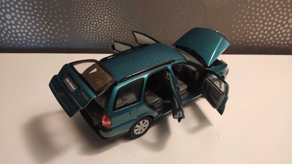 Macheta 1:18 Fiat Palio Weekend Combi ELX SpeedGear 1.3 16v MCW 1999