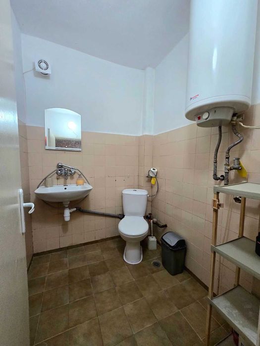 Двустаен апартамент в широкия център - до парк ”Аязмо” и училище