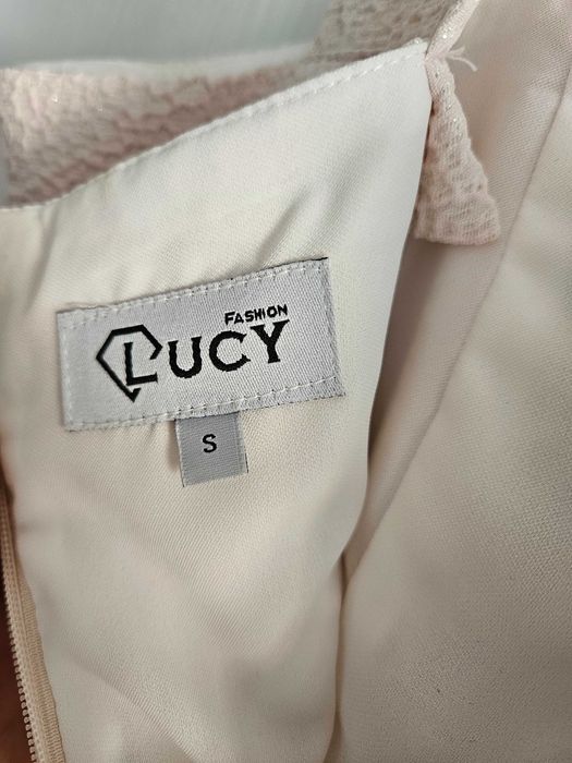 Нежна Официална Рокля