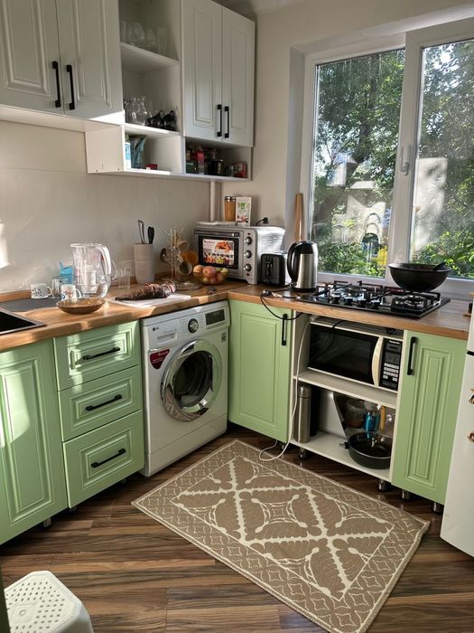 Срочно продам кухонный гарнитур.