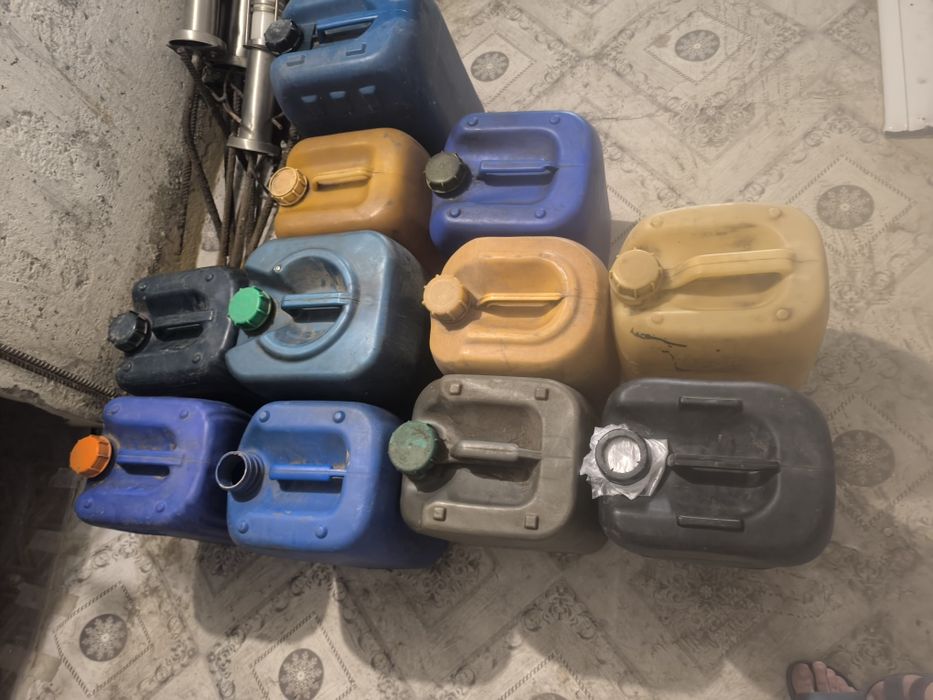 Канистры 20л 12шт из под ГСМ