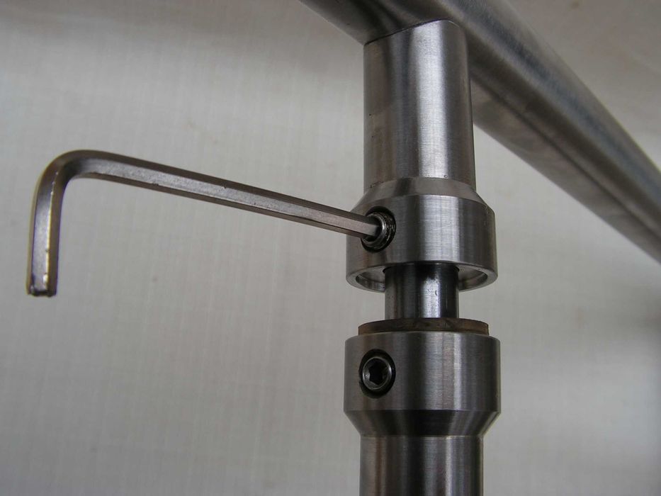 Двустранна дръжка за бутане – дърпане на стъклена или плътна врата.