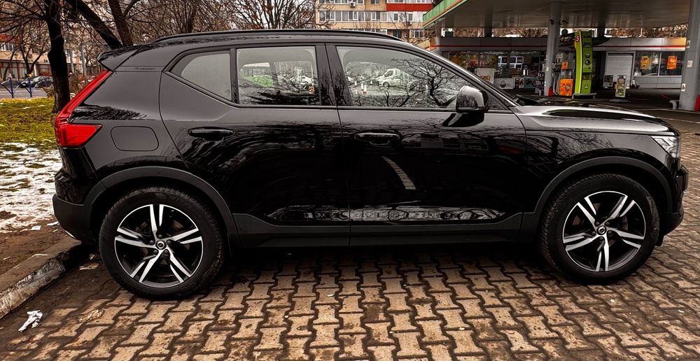 Volvo XC 40 R-Design 2.0 Benzina 190 cp