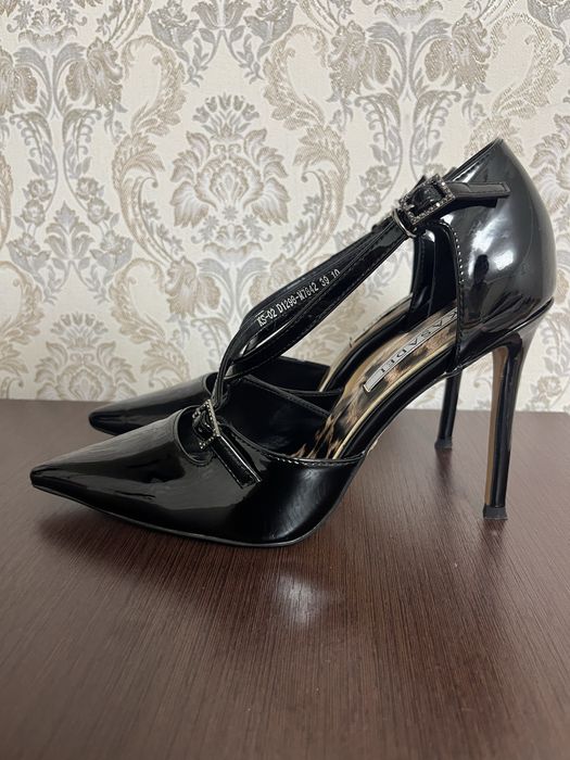 Женские туфли, 39 размер