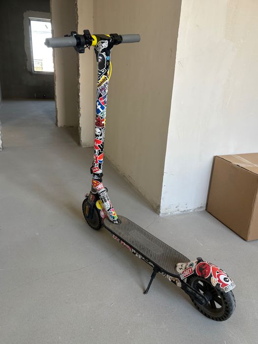 trotinetă electrică lexgo custom     (descriere)