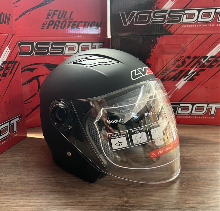 Каскa каски за мотор скутер с очила вградени