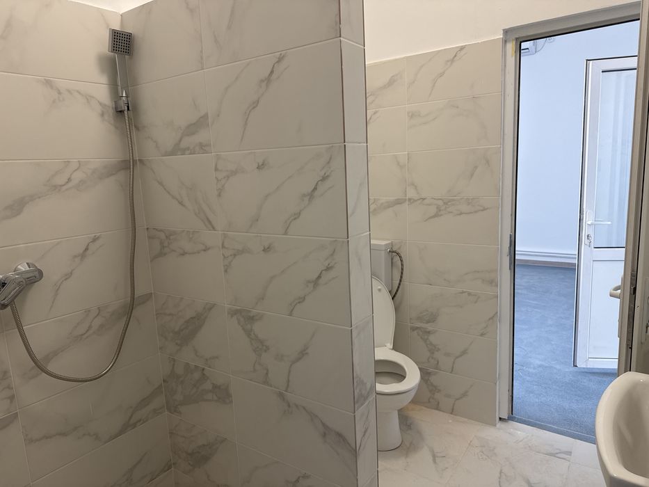 Inchiriez cladire de birouri , gradinită  , afterschool