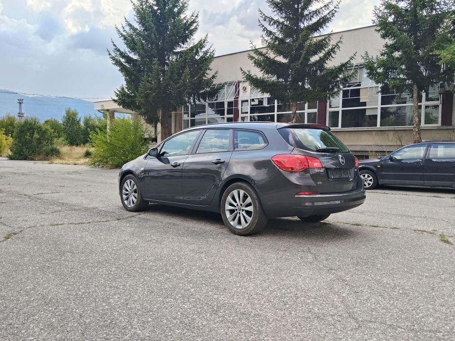 Opel Astra j 2015 1.6 дизел