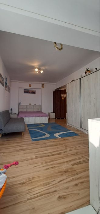 Vand apartament 3 camere sector 2