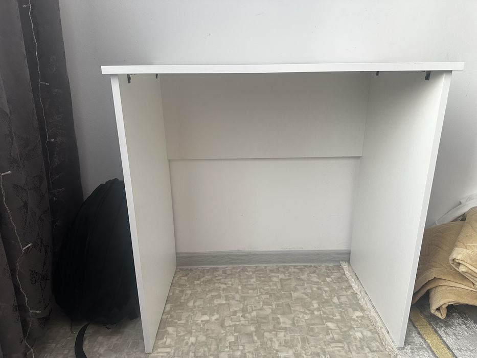 Продам компьютерный стол