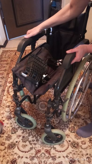 Продам. Инва,коляску, б/у.