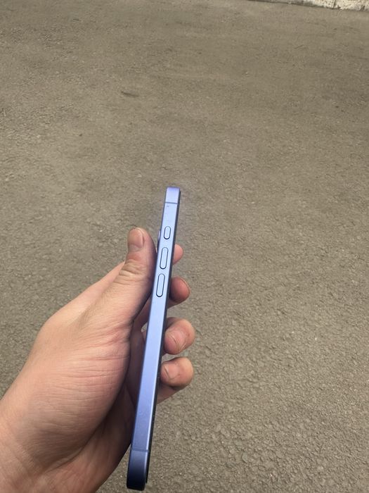 продаю IPhone 16 256g